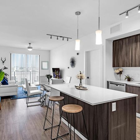 Amazing 2 Bedroom Unit In Doral Miami With Free Parking 海厄利亚加登斯 外观 照片