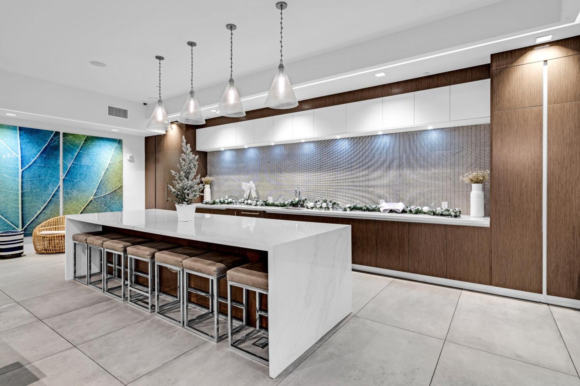 Amazing 2 Bedroom Unit In Doral Miami With Free Parking 海厄利亚加登斯 外观 照片
