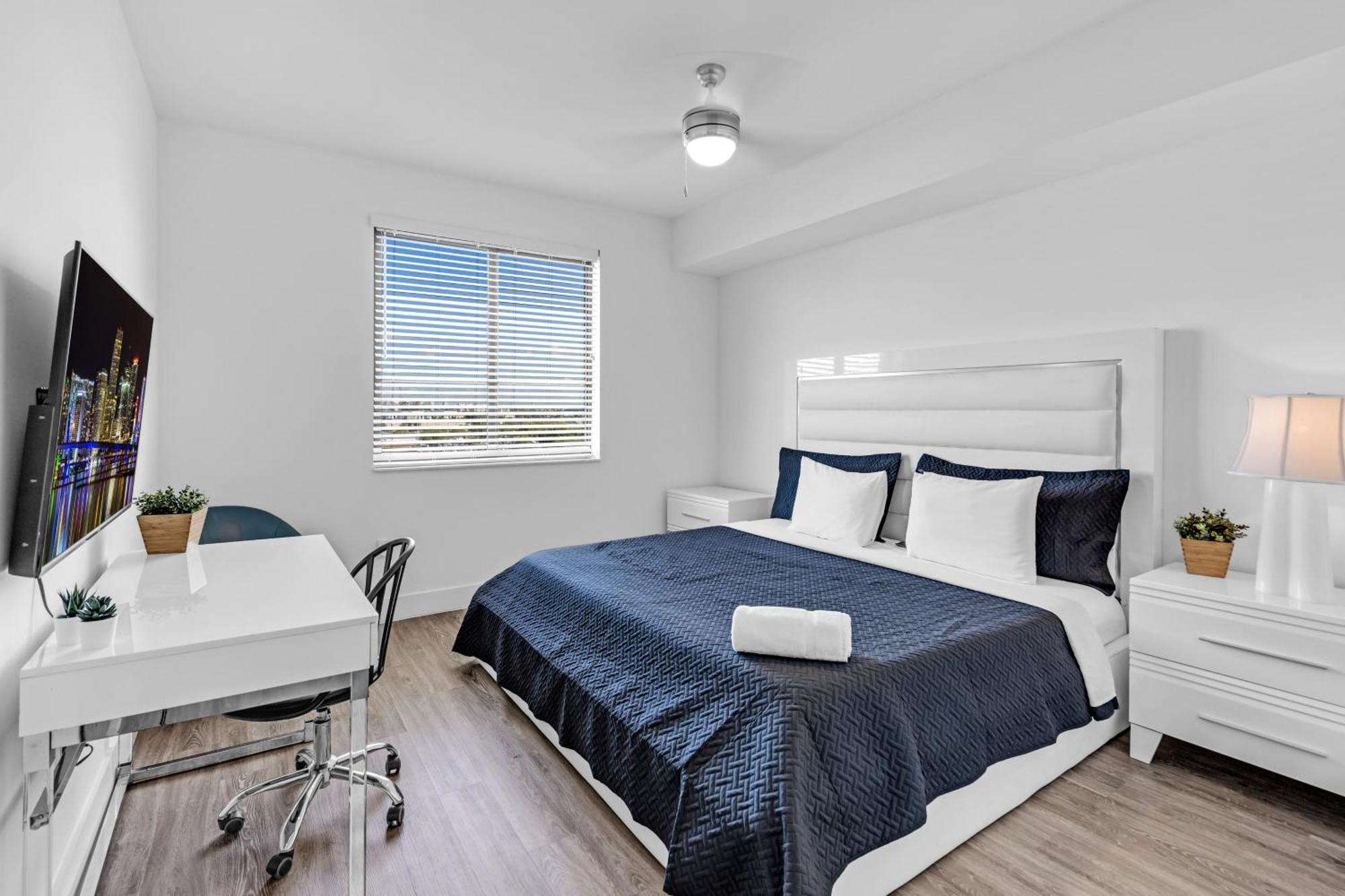 Amazing 2 Bedroom Unit In Doral Miami With Free Parking 海厄利亚加登斯 外观 照片