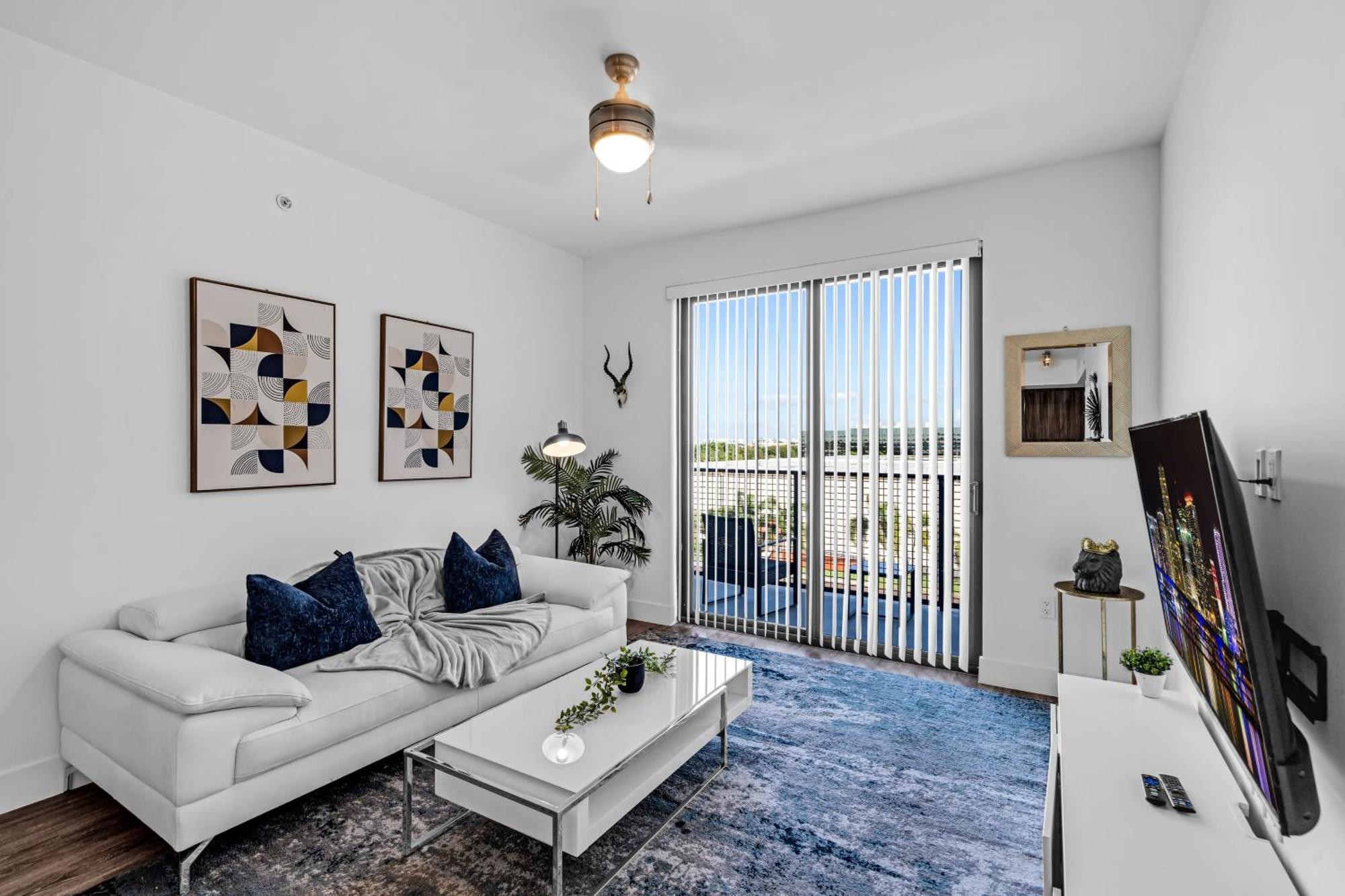 Amazing 2 Bedroom Unit In Doral Miami With Free Parking 海厄利亚加登斯 外观 照片