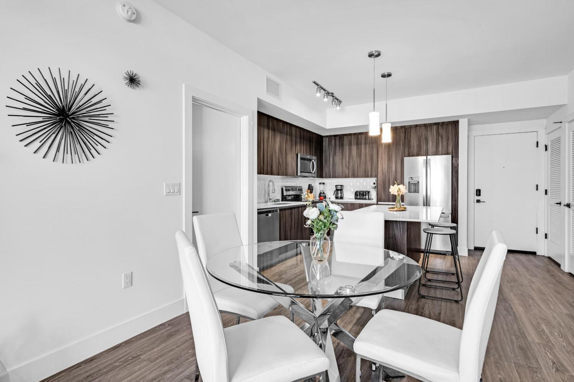 Amazing 2 Bedroom Unit In Doral Miami With Free Parking 海厄利亚加登斯 外观 照片