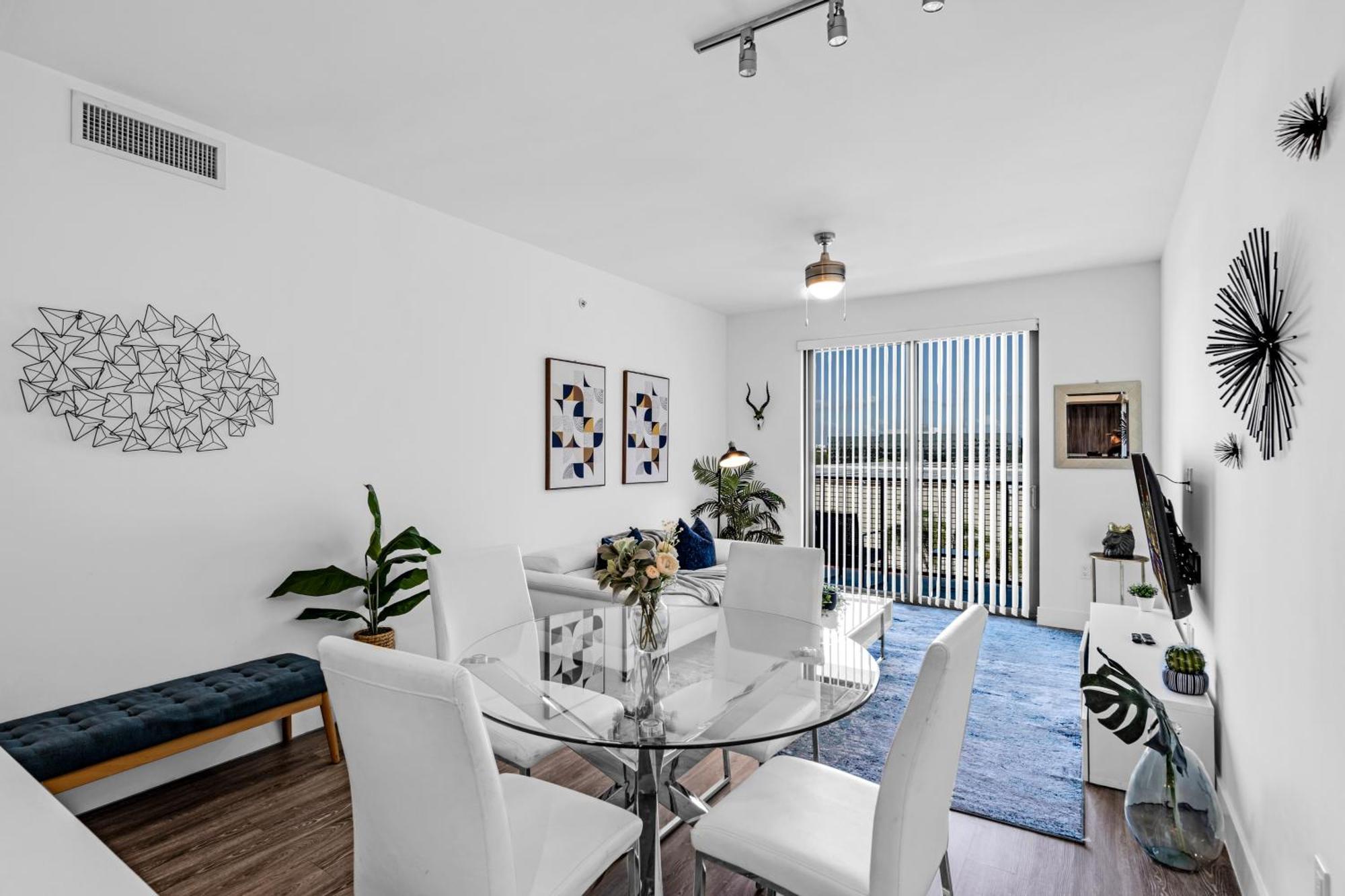 Amazing 2 Bedroom Unit In Doral Miami With Free Parking 海厄利亚加登斯 外观 照片
