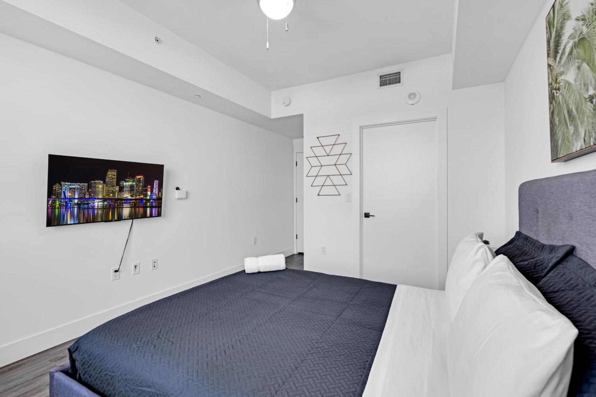 Amazing 2 Bedroom Unit In Doral Miami With Free Parking 海厄利亚加登斯 外观 照片